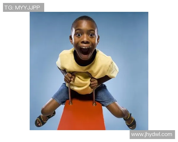 足球明星p化身可爱娃娃展现童趣魅力引发粉丝热议