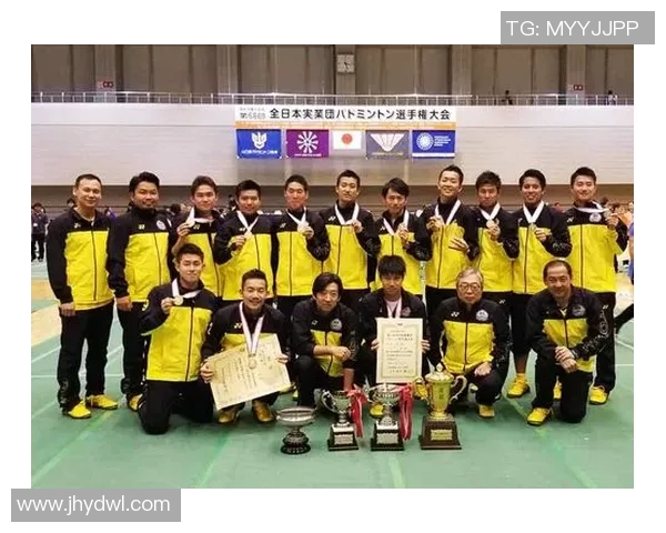 广州羽毛球队在冠军赛中的默契配合与战术分析